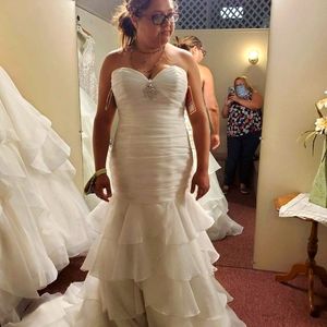 Fit and Flare Strapless Ruffled Wedding Dress